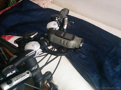 Widać mocowanie statywowe, leżące w wybebeszonym uchwycie edge.